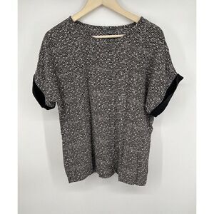 Vince. Short Sleeve 100% Silk Top Size Medium Blouse Geometric Classy Gray Black